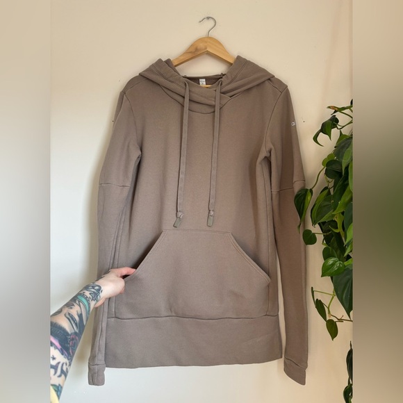 ALO Yoga cover sweatshirt dress in mushroom - Picture 3 of 7